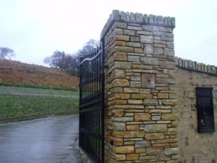 Natural Stone Masonry Walls & Pillars built by Stonemasons Tmcstoneworks based in Strabane County Tyrone Northern Ireland (12)